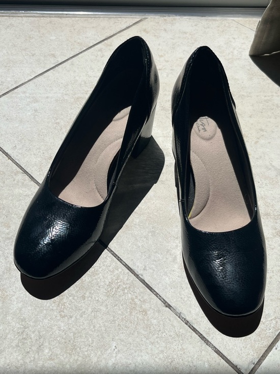 Clarks Shoes - Classic Black Women's Block Heel Pumps Size 9 Black patten